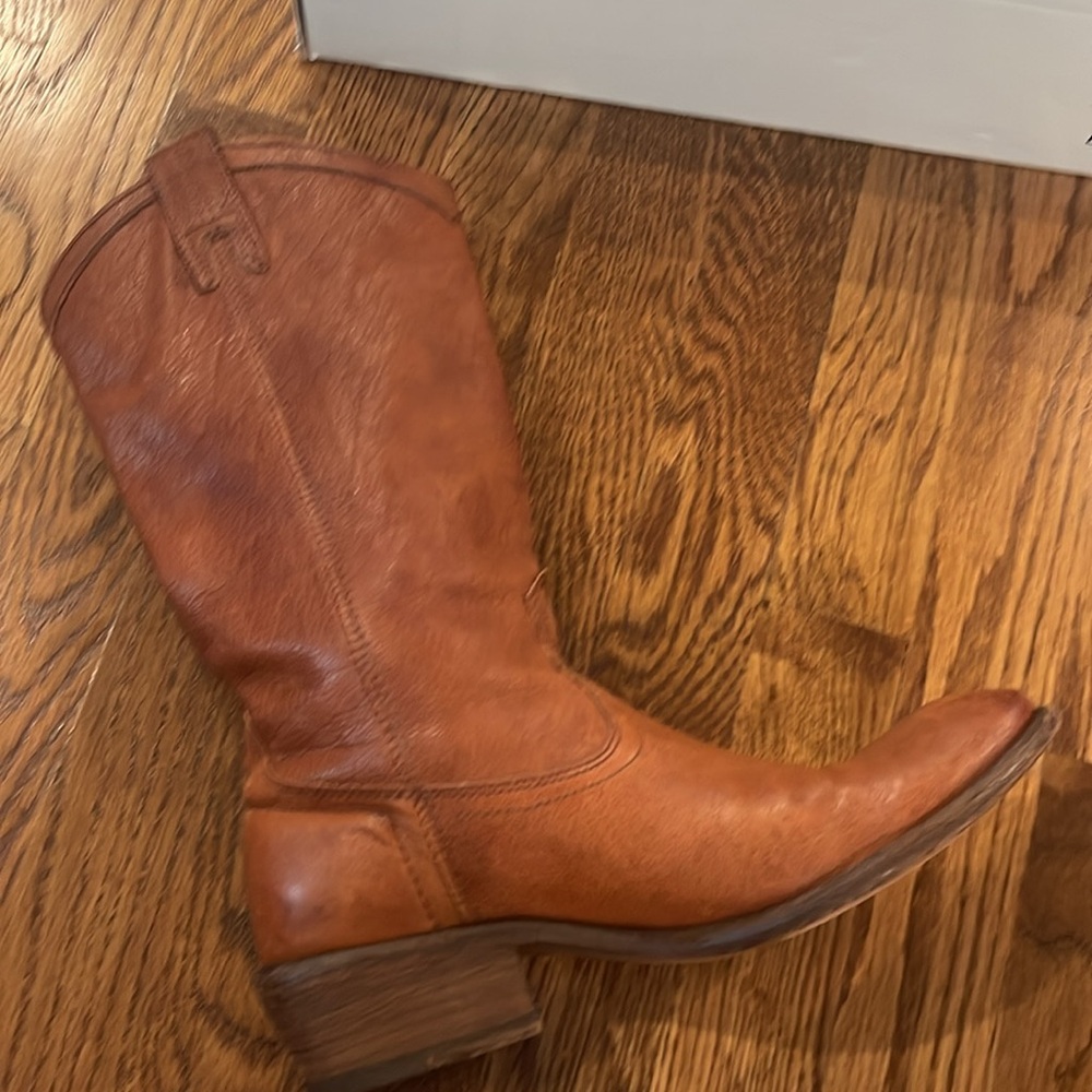 Frye Carson Pull On Boots - cognac - 8M - Picture 6 of 9